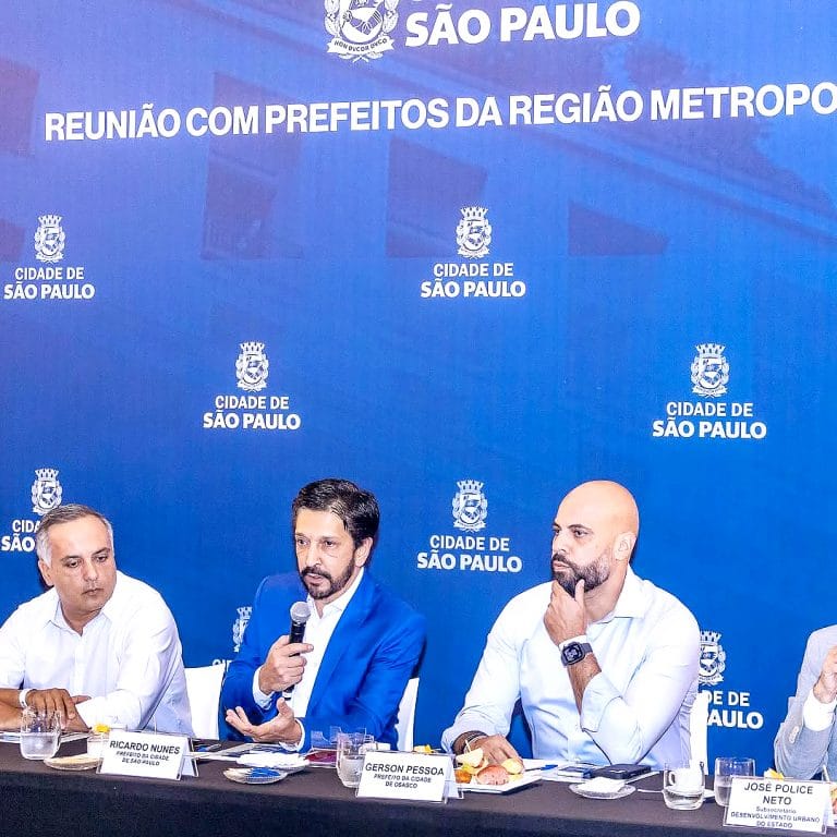 Os prefeitos Ricardo Nunes, de São Paulo, Marcelo Lima, de São Bernardo, e Gerson Pessoa, de Osasco