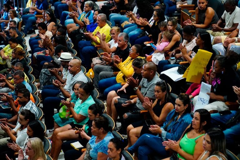 No fim de cada mês, o projeto será realizado em regiões diferentes da cidade com o objetivo de ampliar a participação política da população