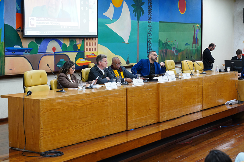 Reunião ocorreu nesta quarta-feira (25)