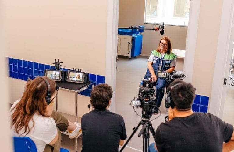 A rotina de Silvia Amancia Duran, ACS da UBS Calux, foi registrada para integrar o material do projeto A Casa dos Agentes