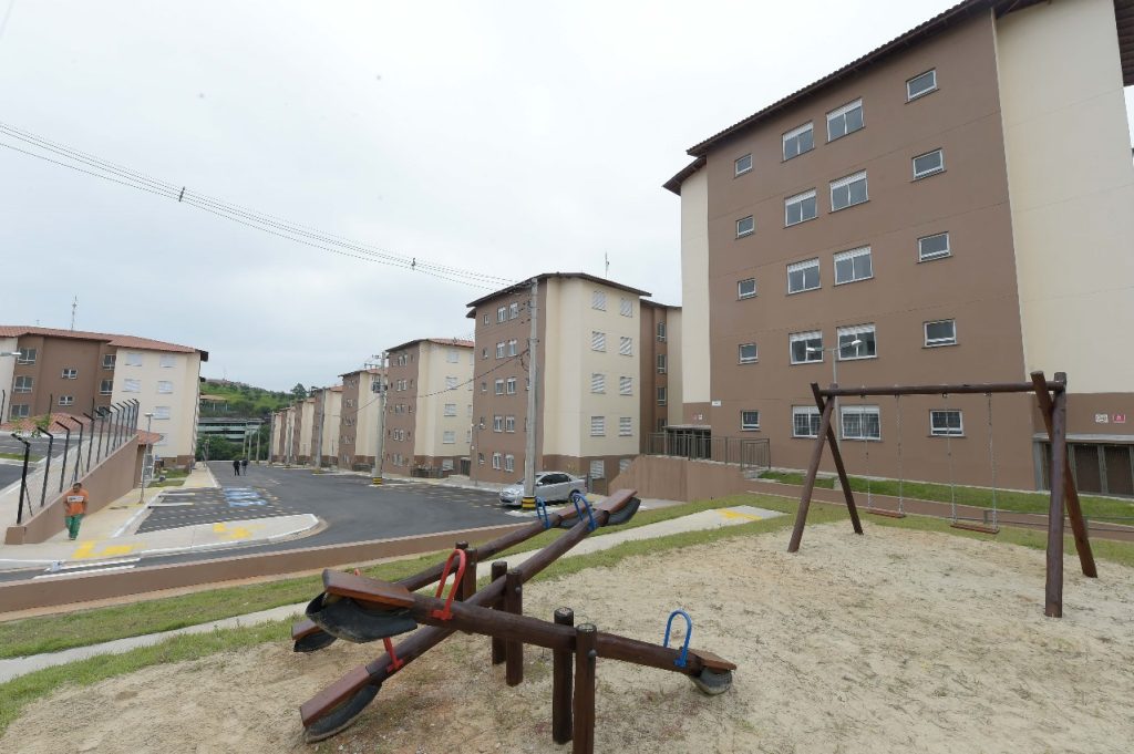 A construção de edifícios habitacionais pela administração municipal já foi uma prática comum nos anos 2000 - Foto: Divulgação / PMG