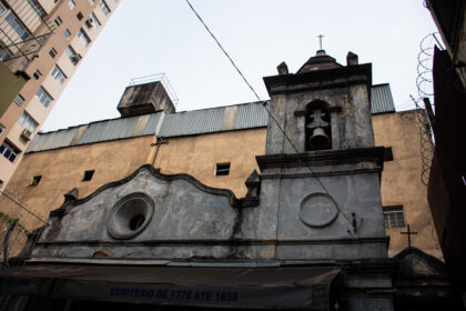 Marco importante para a memória da comunidade preta, afrodiaspórica e indígena, além de integrar a construção histórica da cidade, a Capela é reconhecida como documento arquitetônico