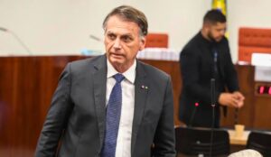 #pracegover Bolsonado condenado