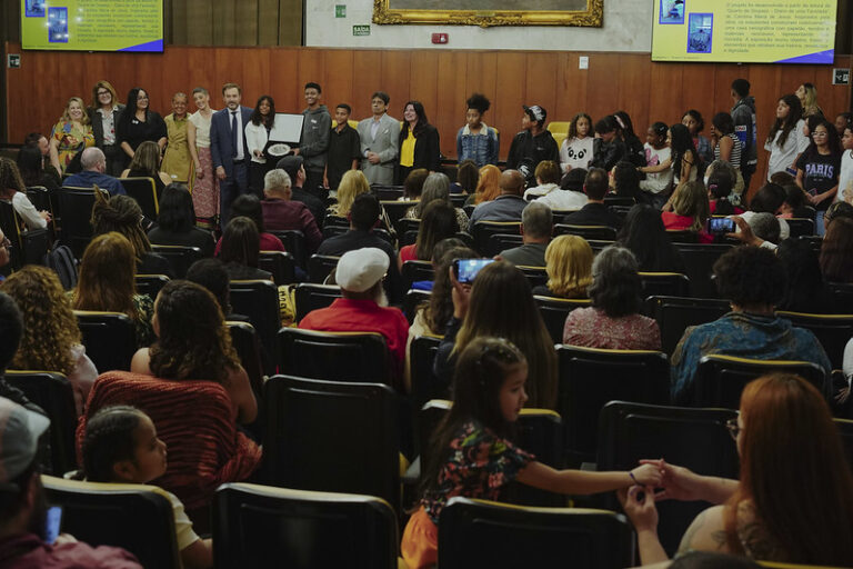 Premiação ocorreu na noite desta segunda-feira (22)