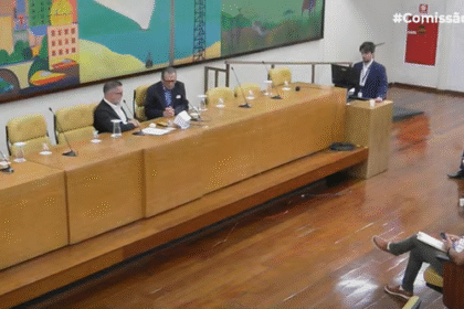 Reunião ocorreu nesta terça-feira (9)