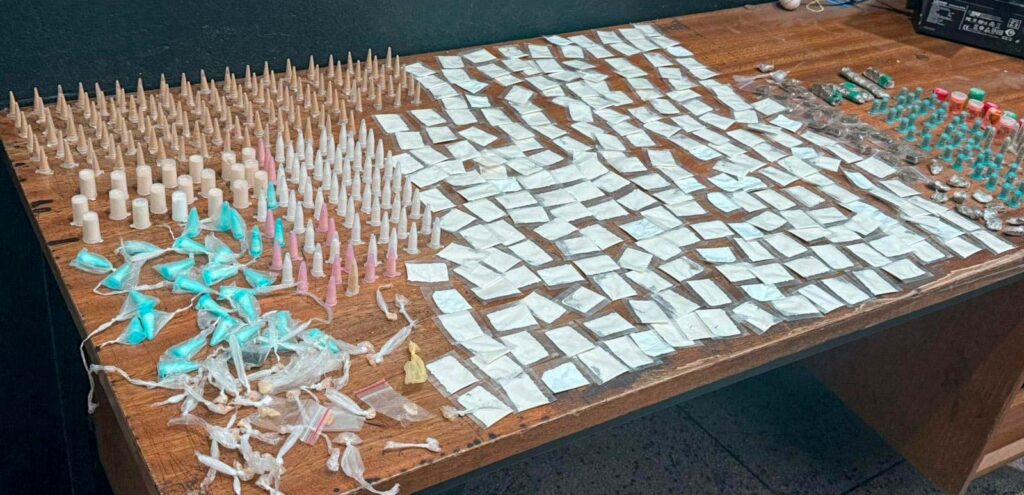 GCM de Guarulhos apreende 2kg de drogas durante prisões em Água Chata e Jardim São Paulo
