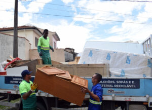 Operação Cata-Tralha percorre bairros de Guarulhos recolhendo inservíveis
