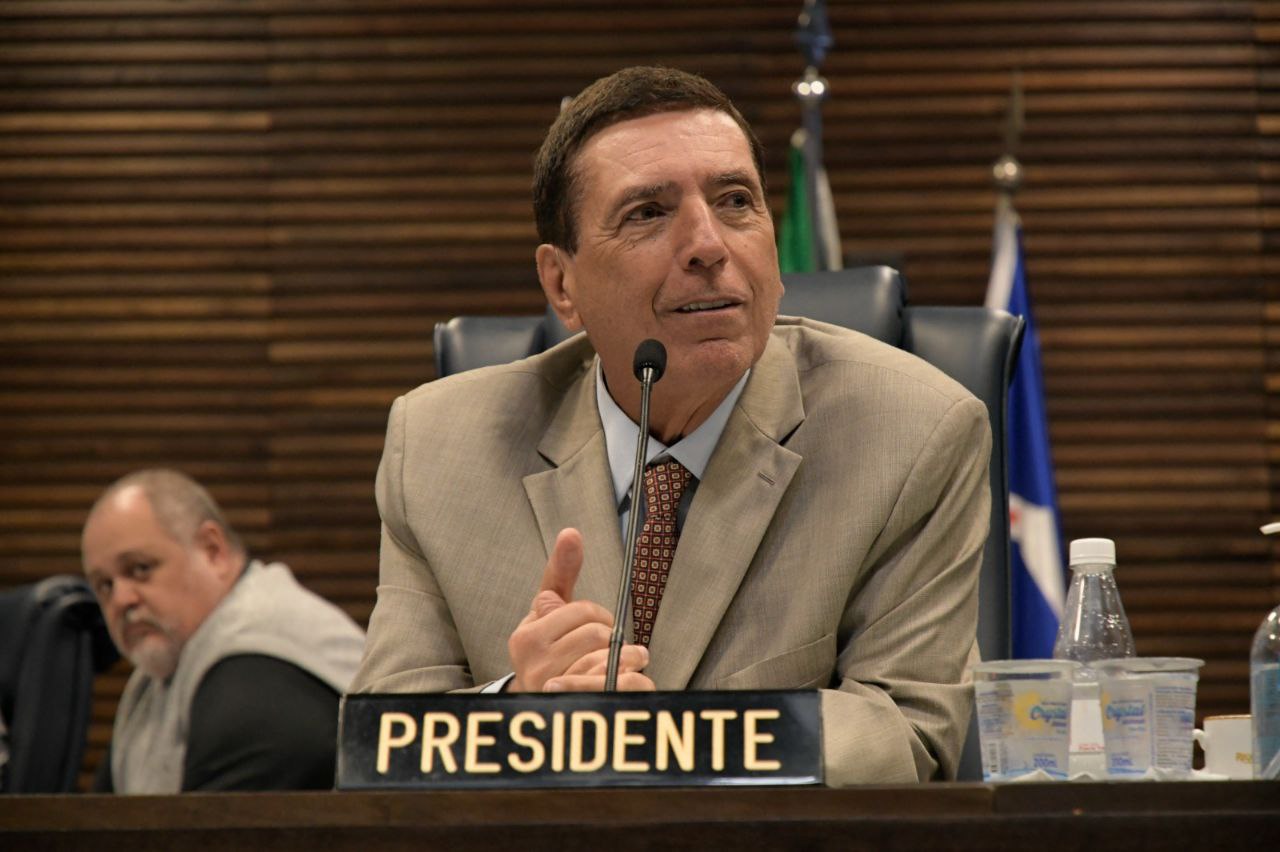 Vereador Fausto Martello durante aprovação do Plano Municipal de Arborização Urbana na Câmara de Guarulhos