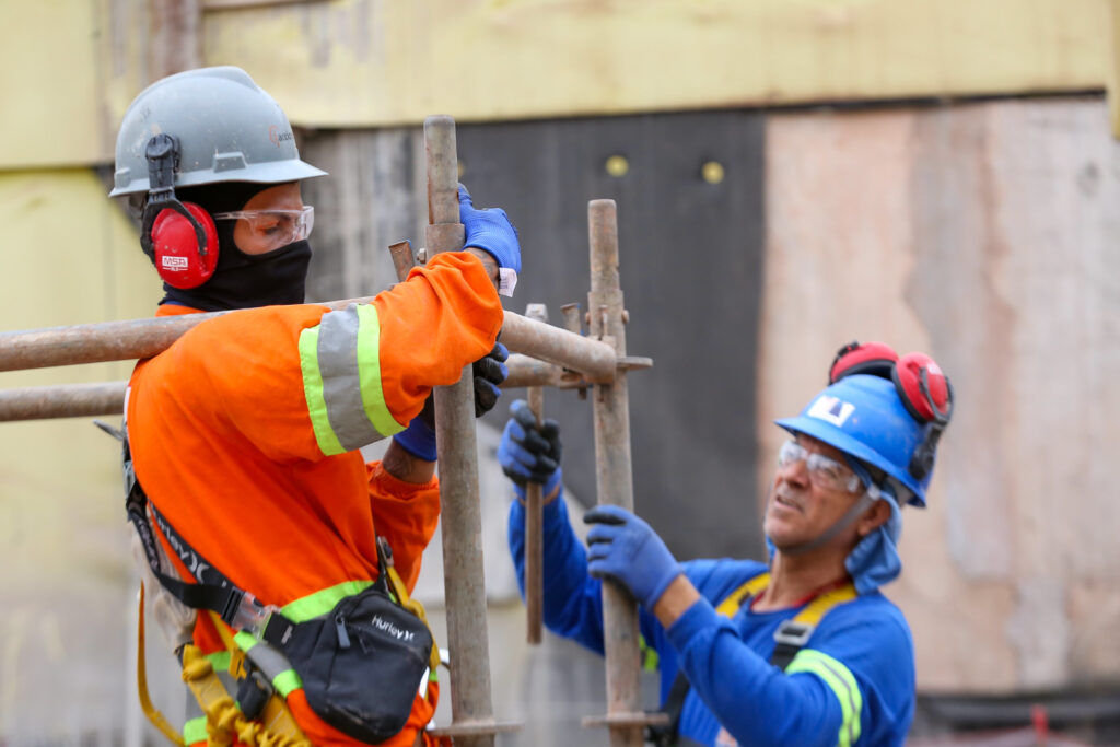 Guarulhos e São Bernardo do Campo, destaques na geração de empregos em São Paulo.