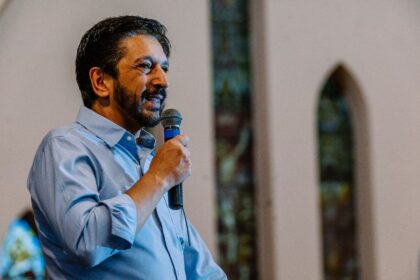 Prefeito Ricardo Nunes durante agenda política em São Paulo.