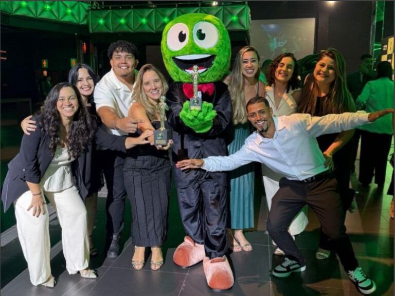 Sede e profissionais da Hapvida representando a maior empresa de saúde integrada da América Latina