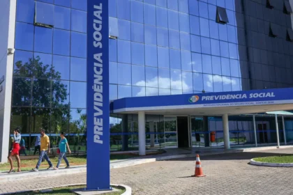 Atendimento do INSS para solicitação de ressarcimento em canais digitais e presenciais