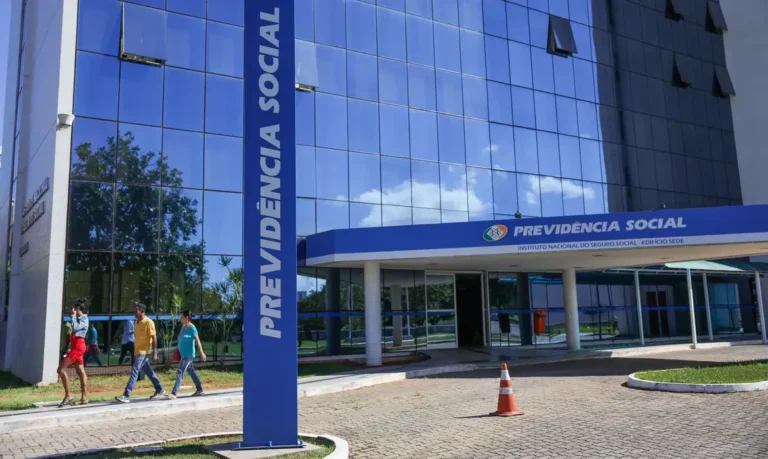 Atendimento do INSS para solicitação de ressarcimento em canais digitais e presenciais