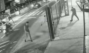 Imagem de câmera de segurança mostra local onde cachorro foi baleado na zona leste de São Paulo