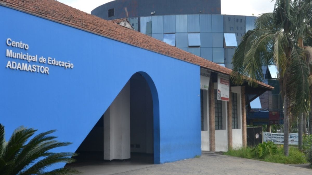 Centro Adamastor em Guarulhos durante mutirão com vagas de estágio e Jovem Aprendiz.