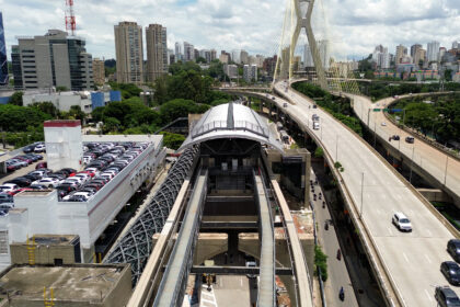 Obras da Estação Chucri Zaidan da Linha 17-Ouro em São Paulo