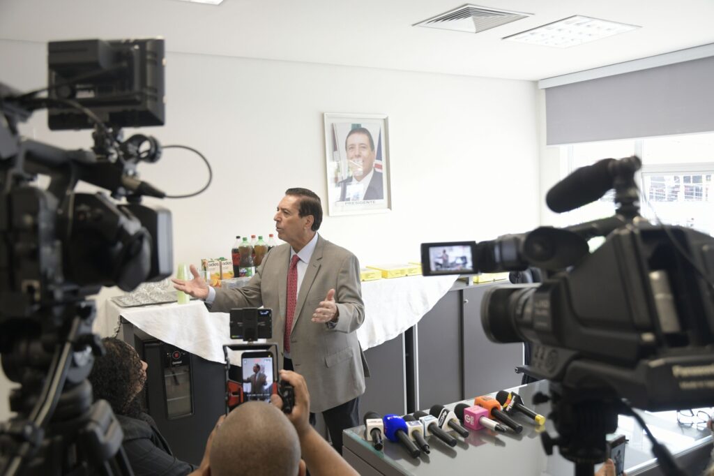 Presidente da Câmara de Guarulhos concede entrevista coletiva no início do ano legislativo