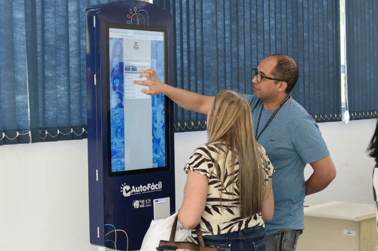 Totem AutoFácil agiliza atendimento no Fácil Bom Clima em Guarulhos