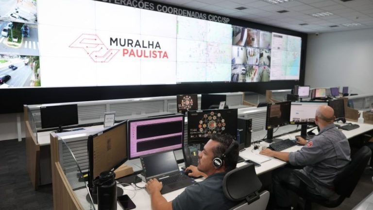 Neo Química Arena com sistema de monitoramento utilizado para reconhecimento facial.