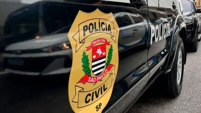 Viatura da Polícia Civil de São Paulo utilizada em operação policial.