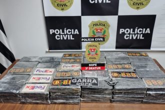 Cocaína apreendida em Guarulhos dentro de carro de luxo abordado pela Polícia Civil
