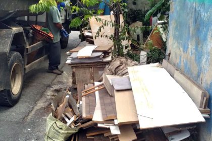 Descarte irregular em Guarulhos é removido pela prefeitura em bairros