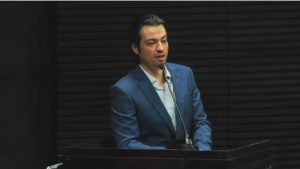 Ex-prefeito Guti fala na Câmara de Guarulhos durante sessão