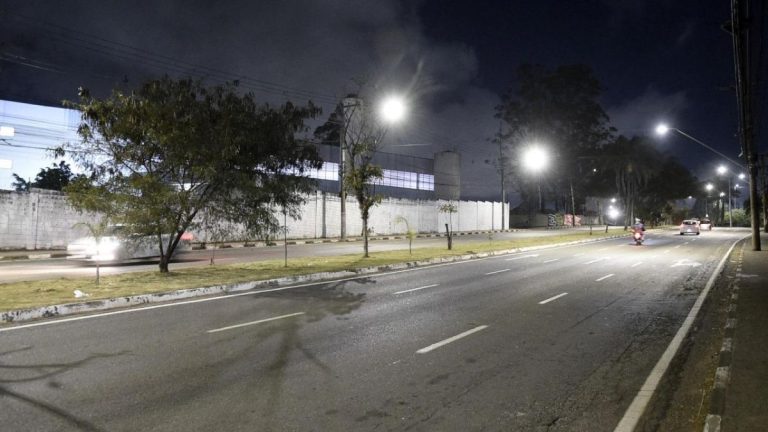 Novos pontos de iluminação pública em LED instalados em Guarulhos