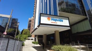 Fachada da Hapvida em divulgação institucional da empresa