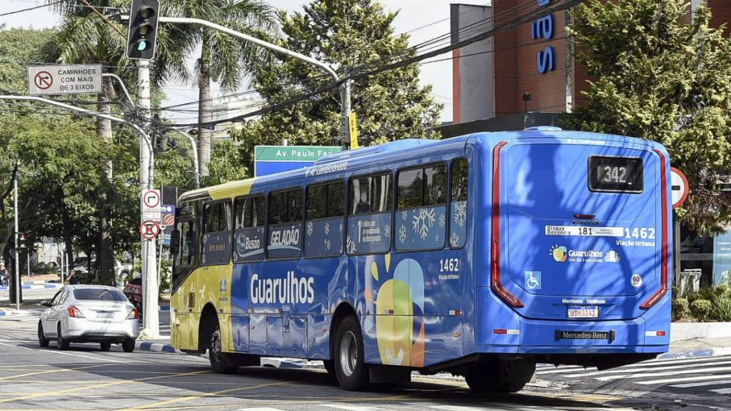 Novos ônibus com ar-condicionado entregues em Guarulhos