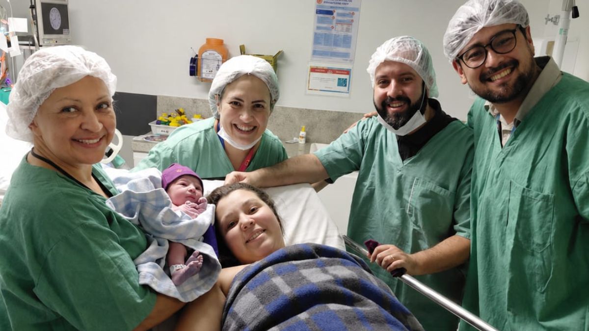 Gestante recebe atendimento durante acompanhamento da maternidade na Hapvida