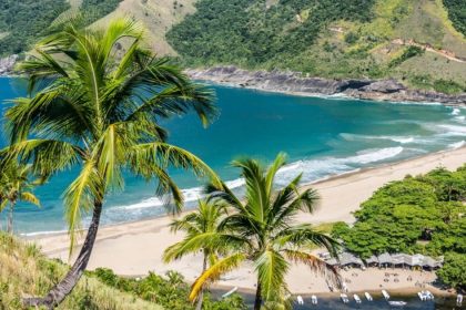 Vista aérea da Praia do Bonete em Ilhabela, uma das 11 praias brasileiras selecionadas no ranking Best Beaches in the World 2026