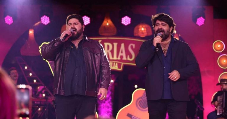 Público acompanha show musical e transmissão da Copa do Mundo durante o Arraiá do Paço em São Bernardo