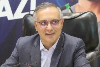 Representantes da CAIXA entregam o Selo Gestão Sustentável ao município de São Bernardo do Campo