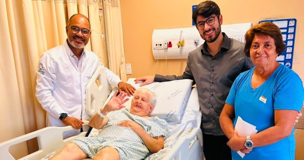 Antônia Francisca de Oliveira, de 114 anos, paciente submetida a cirurgia de fratura de fêmur no Recife