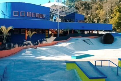 Vista do Parque da Juventude de São Bernardo após revitalização, com pistas de skate, half pipe e áreas de esportes radicais renovadas