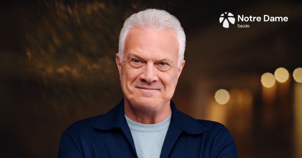 Pedro Bial em cena da nova campanha da NotreDame Saúde com posicionamento Premium inteligente