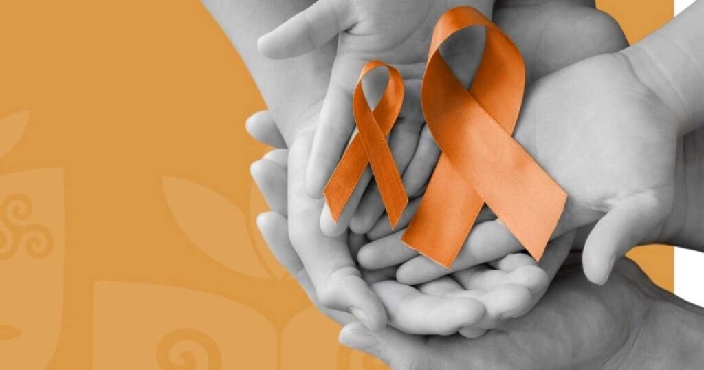 Campanha Agosto Laranja de conscientização sobre a esclerose múltipla