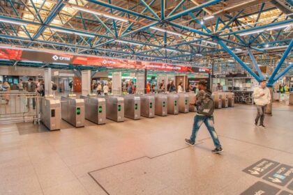 Transporte gratuito para desempregados é oferecido nas linhas da CPTM e do Metrô em São Paulo