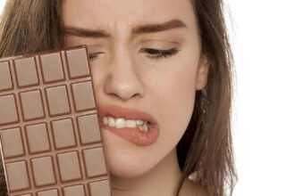 “Eu mereço”: por que um dia difícil costuma terminar em chocolate, pizza ou hambúrguer?
