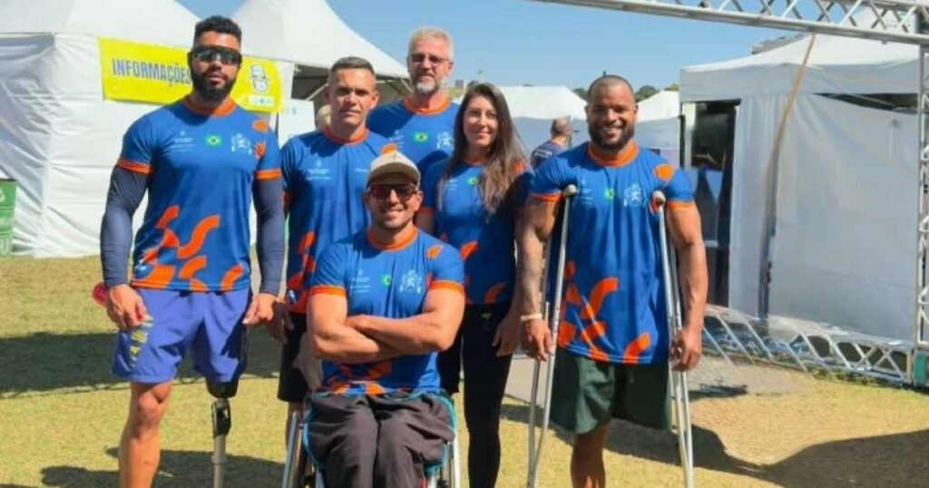 Atletas de São Bernardo comemoram título brasileiro de clubes na paracanoagem em Lagoa Santa