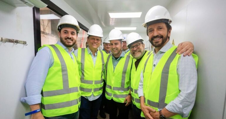 Lucas Sanches, Tarcísio de Freitas e Ricardo Nunes no marco inicial das escavações da Linha 2-Verde do Metrô