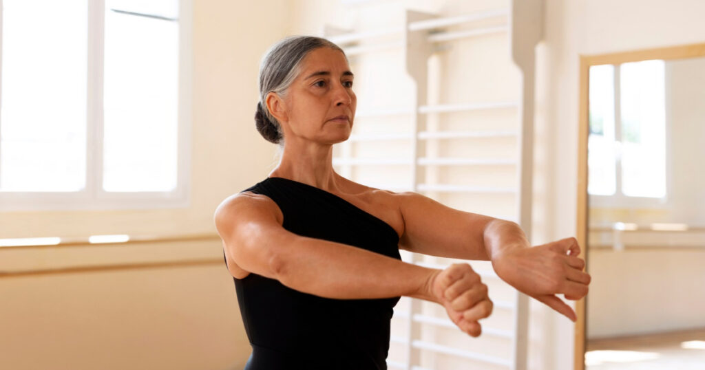 Prática de dança e FitDance contribui para o condicionamento físico, a saúde mental e o bem-estar, segundo especialistas da Hapvida