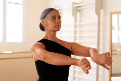Prática de dança e FitDance contribui para o condicionamento físico, a saúde mental e o bem-estar, segundo especialistas da Hapvida