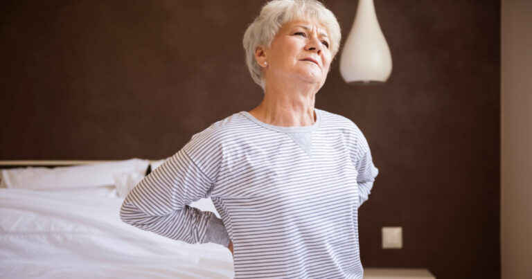 Especialista da Hapvida alerta para os riscos da osteoporose em mulheres acima dos 50 anos e orienta sobre prevenção e saúde óssea